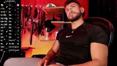 Homme Erotic  Chris online show from 01-08-26, 05:10