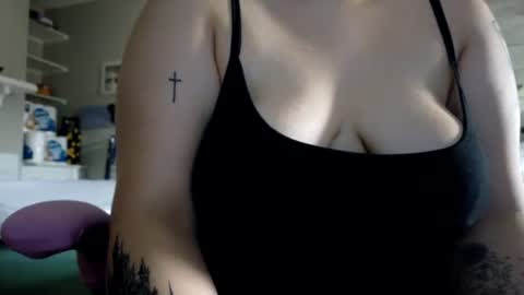 Snapshot of honeeyyy_pot chatting on 10-12-25, 08:52 Honey online show from 10-12-25, 08:52
