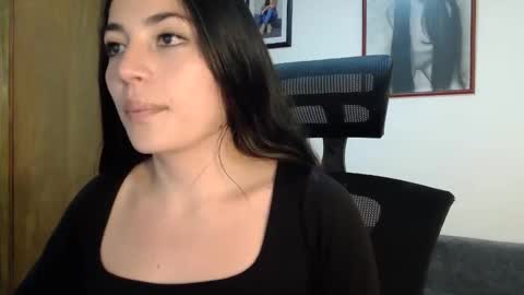 Honey Aynu online show from 04-18-26, 07:58