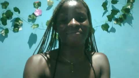 Snapshot of honey_bug2 chatting on 09-25-25, 08:56 Queen online show from 09-25-25, 08:56