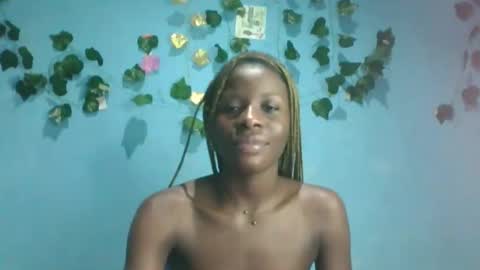 Snapshot of honey_bug2 chatting on 09-30-25, 08:47 Queen online show from 09-30-25, 08:47
