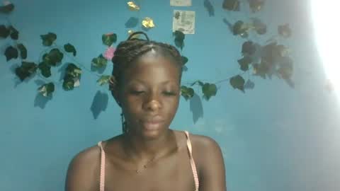 Queen online show from 10-27-25, 04:16