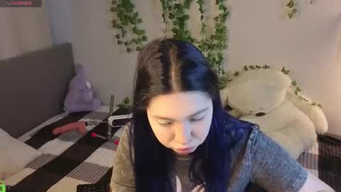 Honey online show from 06-25-26, 01:38