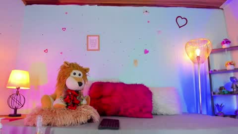 Snapshot of honey_fox01 chatting on 12-29-24, 03:13 HONEY online show from 12-29-24, 03:13