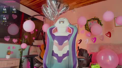 Snapshot of honey_fox01 chatting on 02-19-25, 09:58 HONEY online show from 02-19-25, 09:58