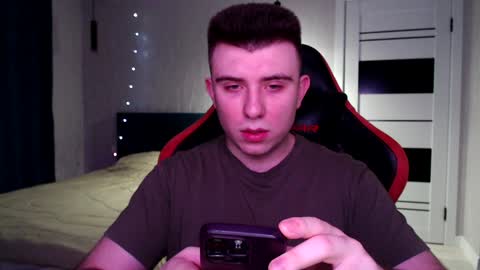 Wolfy online show from 01-05-25, 08:52