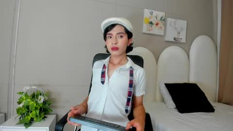 Snapshot of honey_hex_ chatting on 05-12-26, 07:44 honey_hex_ online show from 05-12-26, 07:44