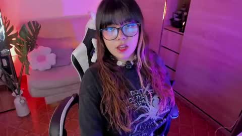 Milenka online show from 07-23-26, 07:01