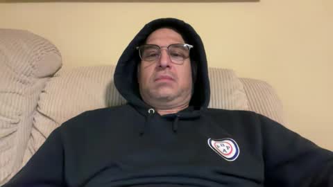 honey_man14 online show from 10-28-25, 03:54