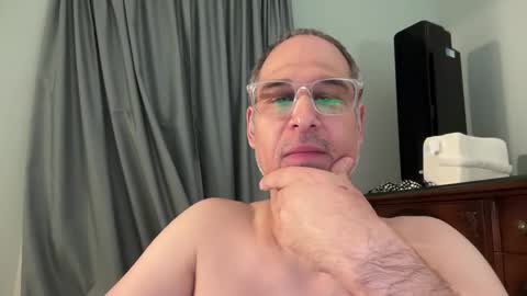 honey_man14 online show from 05-01-26, 04:11
