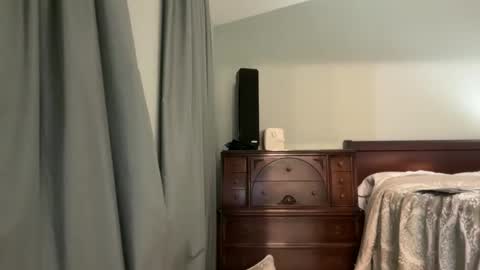 honey_man14 online show from 05-08-26, 03:17