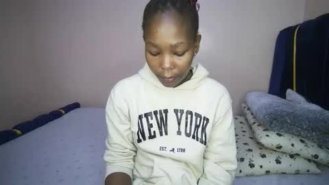 honey_nubia0 online show from 12-21-25, 06:04