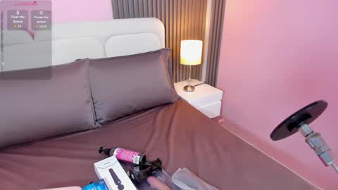 honey_sofii_ online show from 12-16-25, 11:48