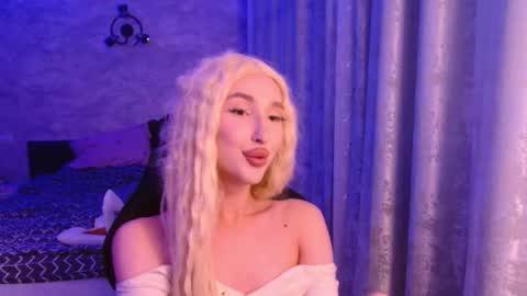 honey_sunset online show from 11-29-25, 09:18