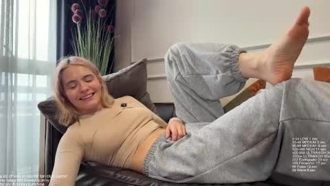 Jenyanew vid how I squirt in forest in bio online show from 04-17-26, 09:01