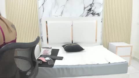 honeyangelh online show from 02-26-26, 11:42