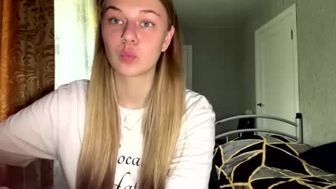 Klara online show from 05-23-26, 08:29