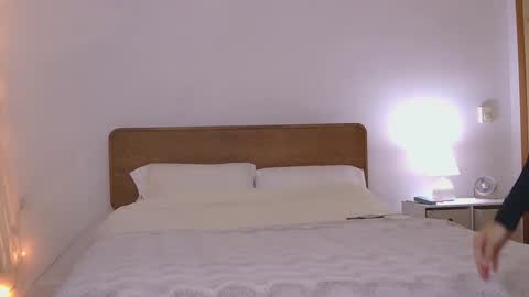 Snapshot of honeybbxx chatting on 09-27-25, 01:54 honeybbxx online show from 09-27-25, 01:54