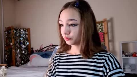 Snapshot of honeycomfya chatting on 04-23-26, 02:30 Masha online show from 04-23-26, 02:30