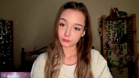 Snapshot of honeycomfya chatting on 05-19-26, 01:39 Masha online show from 05-19-26, 01:39
