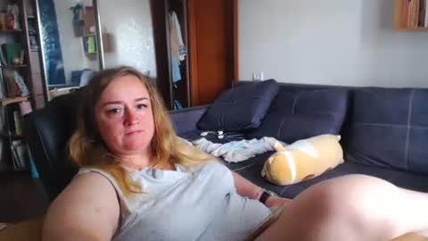 HoneydewMolly online show from 05-25-26, 08:53
