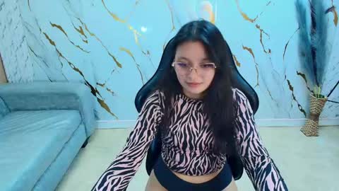 Snapshot of honeydoll_tf chatting on 05-08-26, 01:16 honeydoll_tf online show from 05-08-26, 01:16