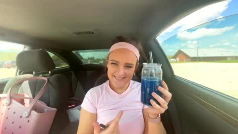 HoneyDrippinBunny online show from 04-23-26, 04:42