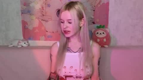 Lisa online show from 12-23-25, 03:59