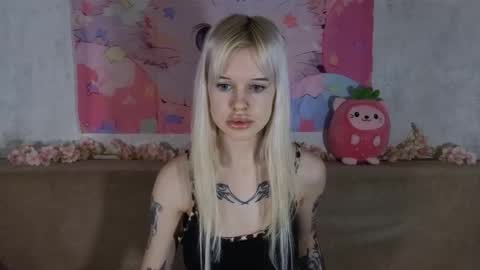 Lisa online show from 03-30-26, 04:02