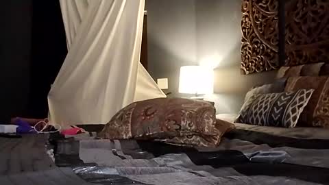 Honey online show from 01-27-25, 01:41