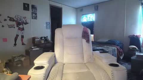 Heather Lovelace online show from 10-23-25, 03:22