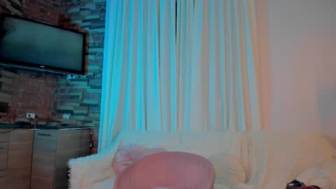 Snapshot of honeymoann chatting on 06-06-26, 06:51 Alexia online show from 06-06-26, 06:51