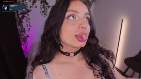 Snapshot of honeymoontea chatting on 03-11-25, 10:31       online show from 03-11-25, 10:31