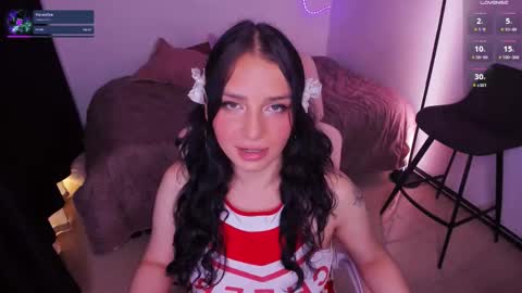 Snapshot of honeymoontea chatting on 10-27-25, 08:46       online show from 10-27-25, 08:46