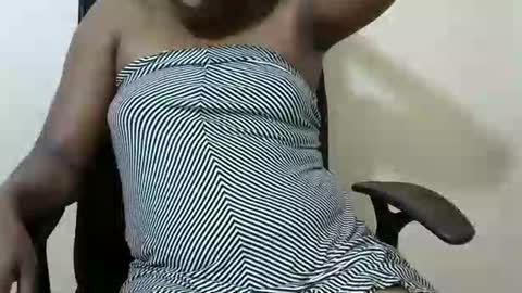 Snapshot of honeymuny chatting on 10-26-25, 09:31 Honeymuny online show from 10-26-25, 09:31