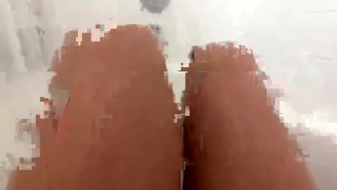 Snapshot of honeysuckleee chatting on 10-10-25, 06:12 honeysuckleee online show from 10-10-25, 06:12