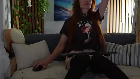 Noelle online show from 10-15-25, 03:28