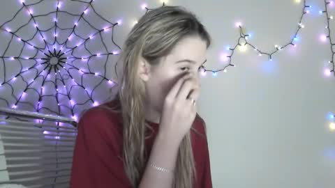 honeyveil online show from 11-29-25, 11:57