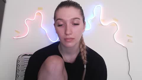 honeyveil online show from 03-10-26, 12:54