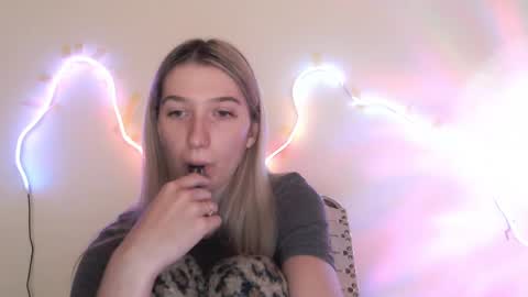 honeyveil online show from 05-30-26, 12:35