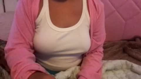 honeyyy89 online show from 05-17-26, 12:34