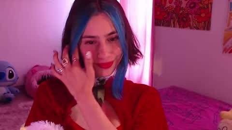 Snapshot of honeyypeaach chatting on 12-23-24, 07:52    online show from 12-23-24, 07:52