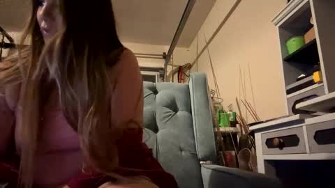 HoodHippy online show from 03-25-26, 05:02