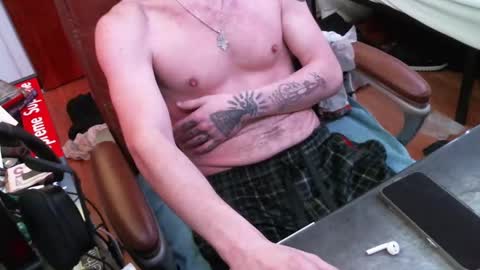 Snapshot of hoodiex22 chatting on 02-22-25, 08:07 hoodiex22 online show from 02-22-25, 08:07