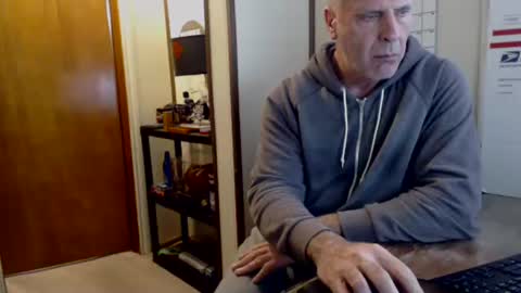 Snapshot of hoosierdadddy4u chatting on 04-05-26, 01:19 Jayson online show from 04-05-26, 01:19