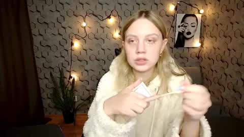 Snapshot of hope_happyyy chatting on 03-04-25, 12:12 hope happyyy online show from 03-04-25, 12:12