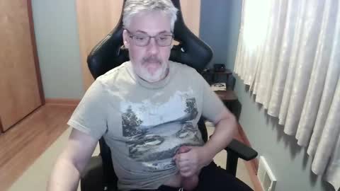 Snapshot of horndoggyx1 chatting on 01-12-26, 02:33 horndoggy online show from 01-12-26, 02:33