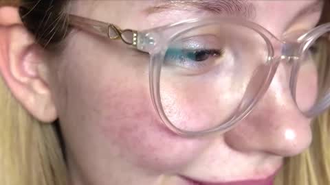 Audrey online show from 12-18-25, 01:39