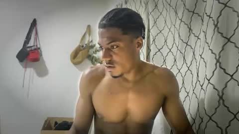 Snapshot of horneyguy2399 chatting on 10-19-25, 04:29 sugarbaby online show from 10-19-25, 04:29