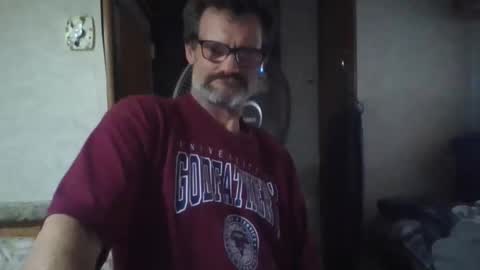 Snapshot of horneyjoe48 chatting on 10-27-25, 07:23 joey online show from 10-27-25, 07:23